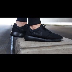 Nike roshes